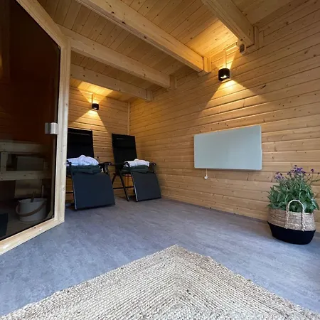 Schoenes In Neundorf Mit Grosser Terrasse By Interhome Ferienhaus Plauen