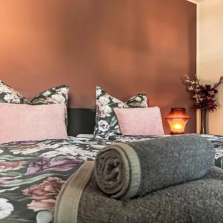 Schoenes In Neundorf Mit Grosser Terrasse By Interhome * Plauen