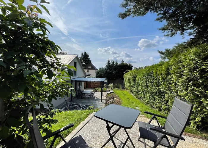 Casa de Férias Schoenes In Neundorf Mit Grosser Terrasse By Interhome Plauen