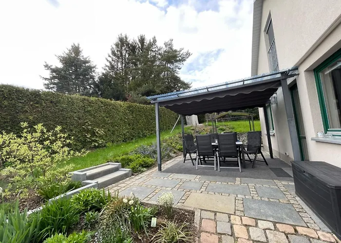 Schoenes In Neundorf Mit Grosser Terrasse By Interhome Plauen