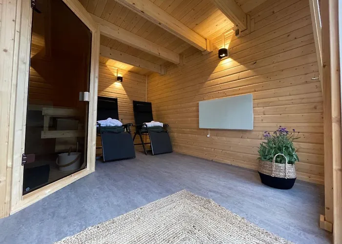 Schoenes In Neundorf Mit Grosser Terrasse By Interhome Casa de Férias Plauen