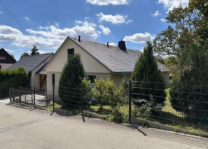 Schoenes In Neundorf Mit Grosser Terrasse By Interhome Plauen